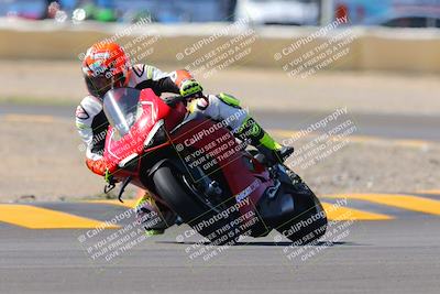 media/Oct-09-2022-SoCal Trackdays (Sun) [[95640aeeb6]]/Turn 2 (1110am)/